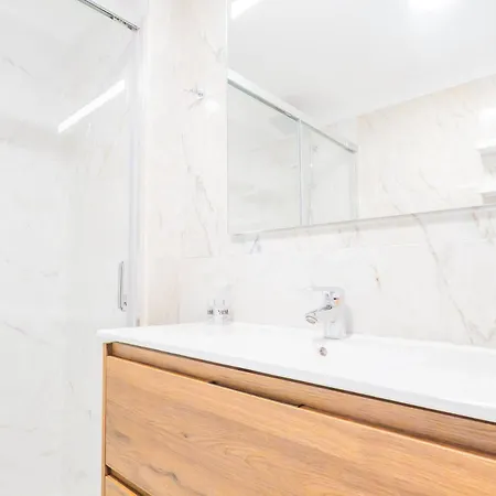 Апартаменты Ybh Lopez De Neira 42, 1 *