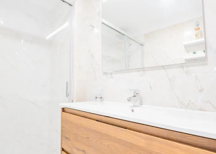 Διαμέρισμα Ybh Lopez De Neira 42, 1 *